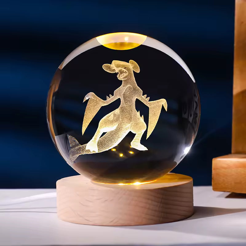 Pokéball Carchacrok en cristal K9 gravé au laser, socle LED en bois